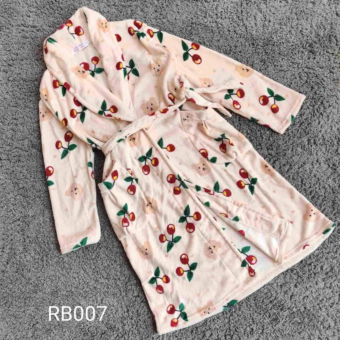 Long Sleeves Comfortable Flannel Bathrobe Coral Fleece