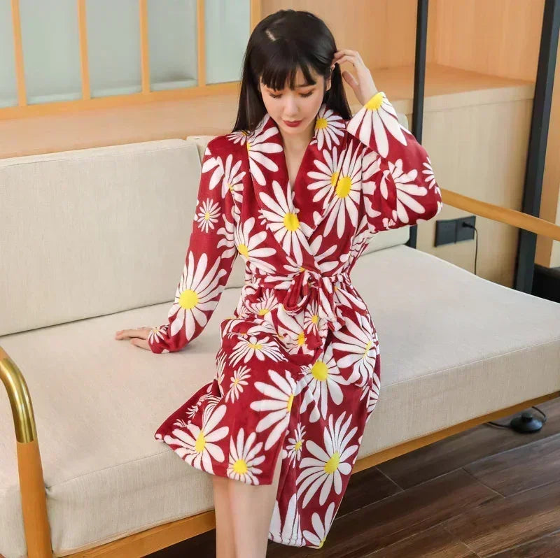 Long Sleeves Comfortable Flannel Bathrobe Coral Fleece