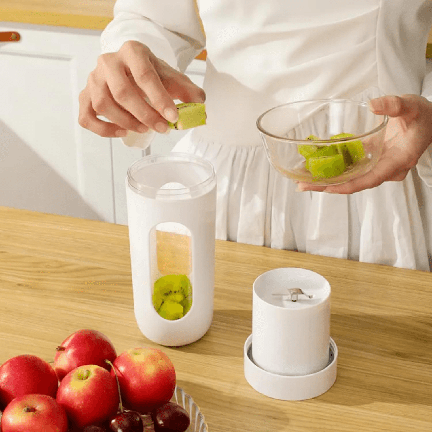 Mini Portable Travel Electric Juicer Blender SC-02