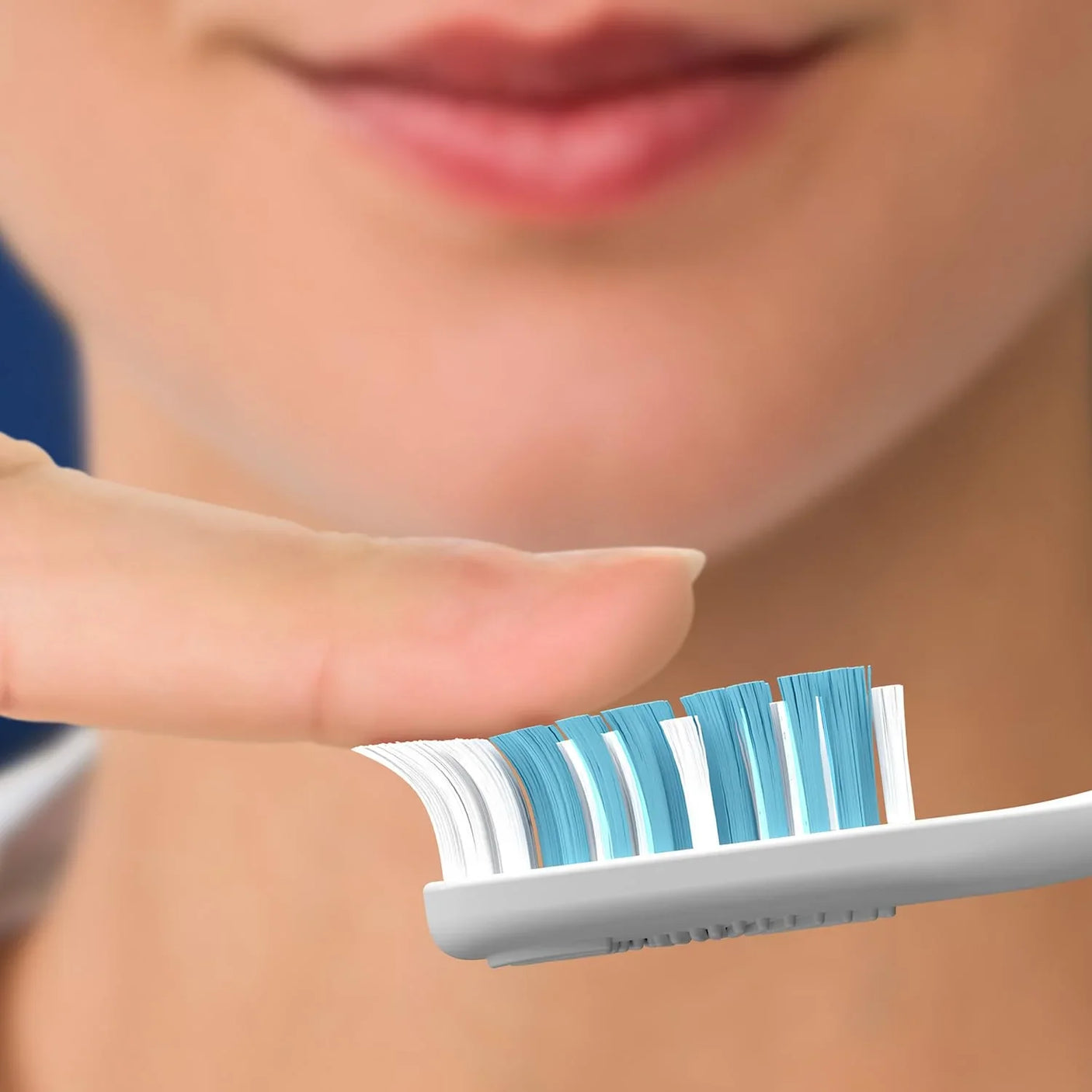 Oral B Toothbrush Bacteria Fighter - Medium