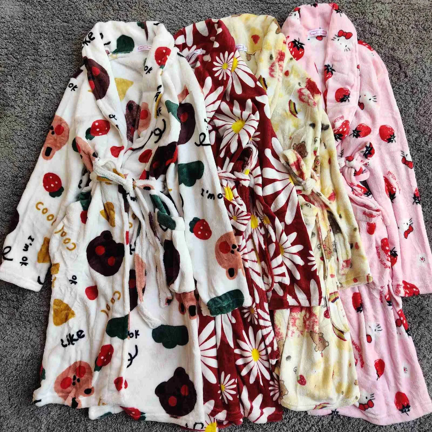 Long Sleeves Comfortable Flannel Bathrobe Coral Fleece