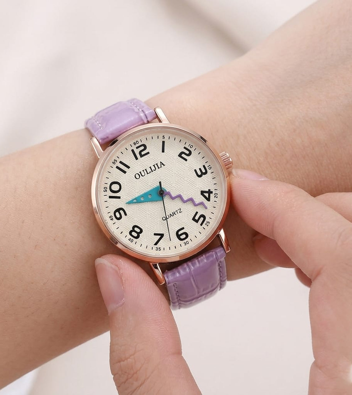 Oulijia Modern Analog Watch for Women