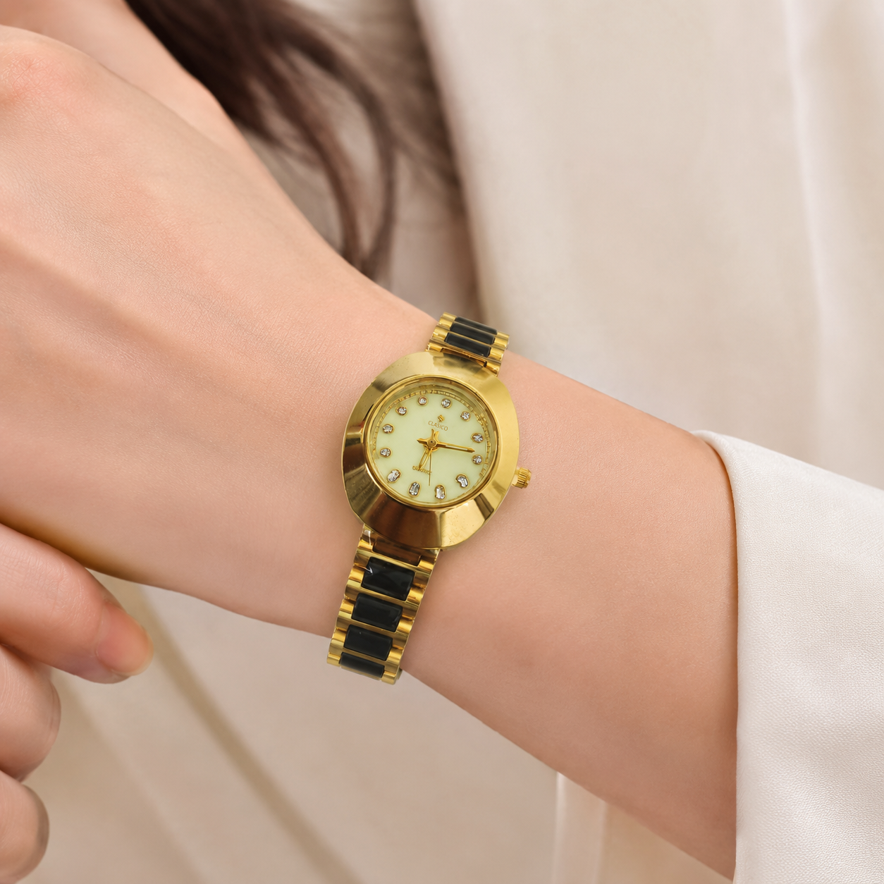 Clasico Women's Luxury Oval Gold Bracelet Watch - 5046L