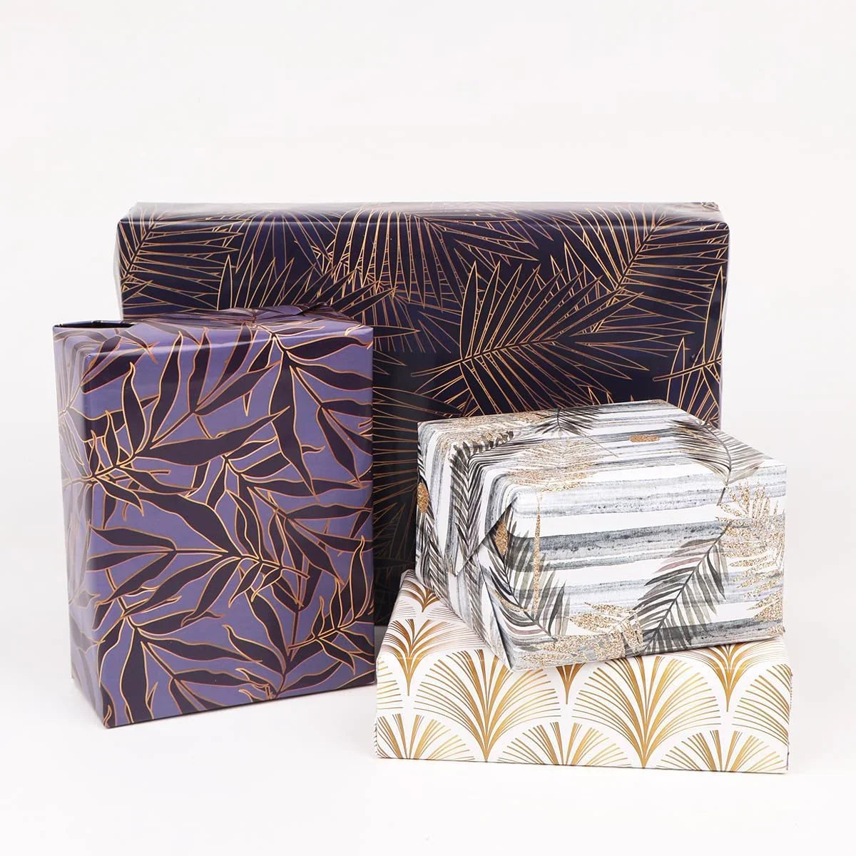 Classic Design Gift Wrapping Paper Size (74 x 104cm)