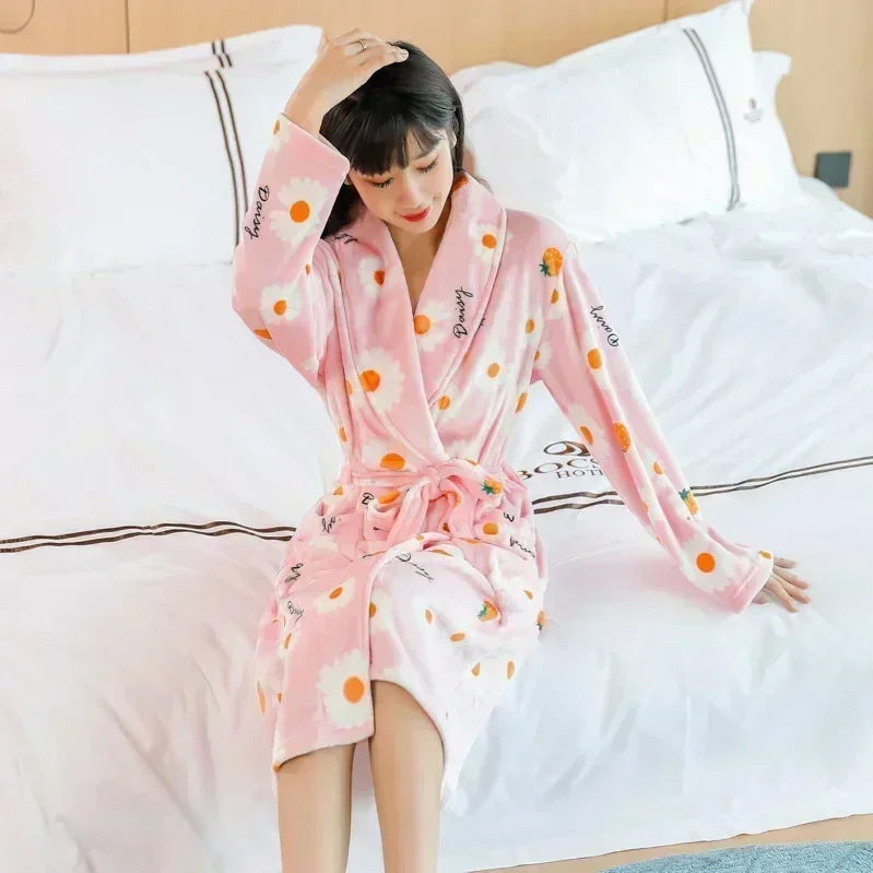 Long Sleeves Comfortable Flannel Bathrobe Coral Fleece