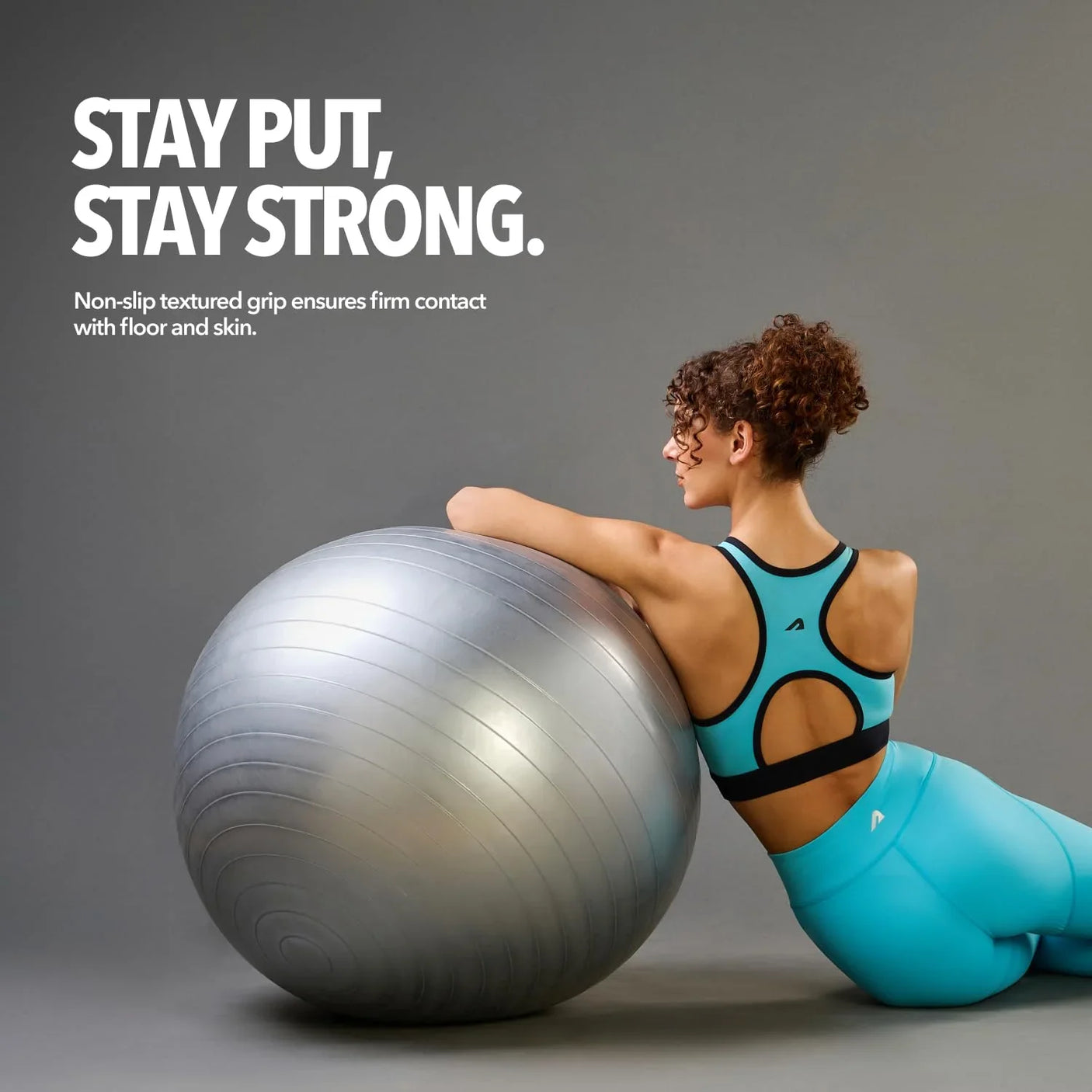 صالة ألعاب رياضية لمقاومة الانزلاق وكرة يوغا مع مضخة قدم