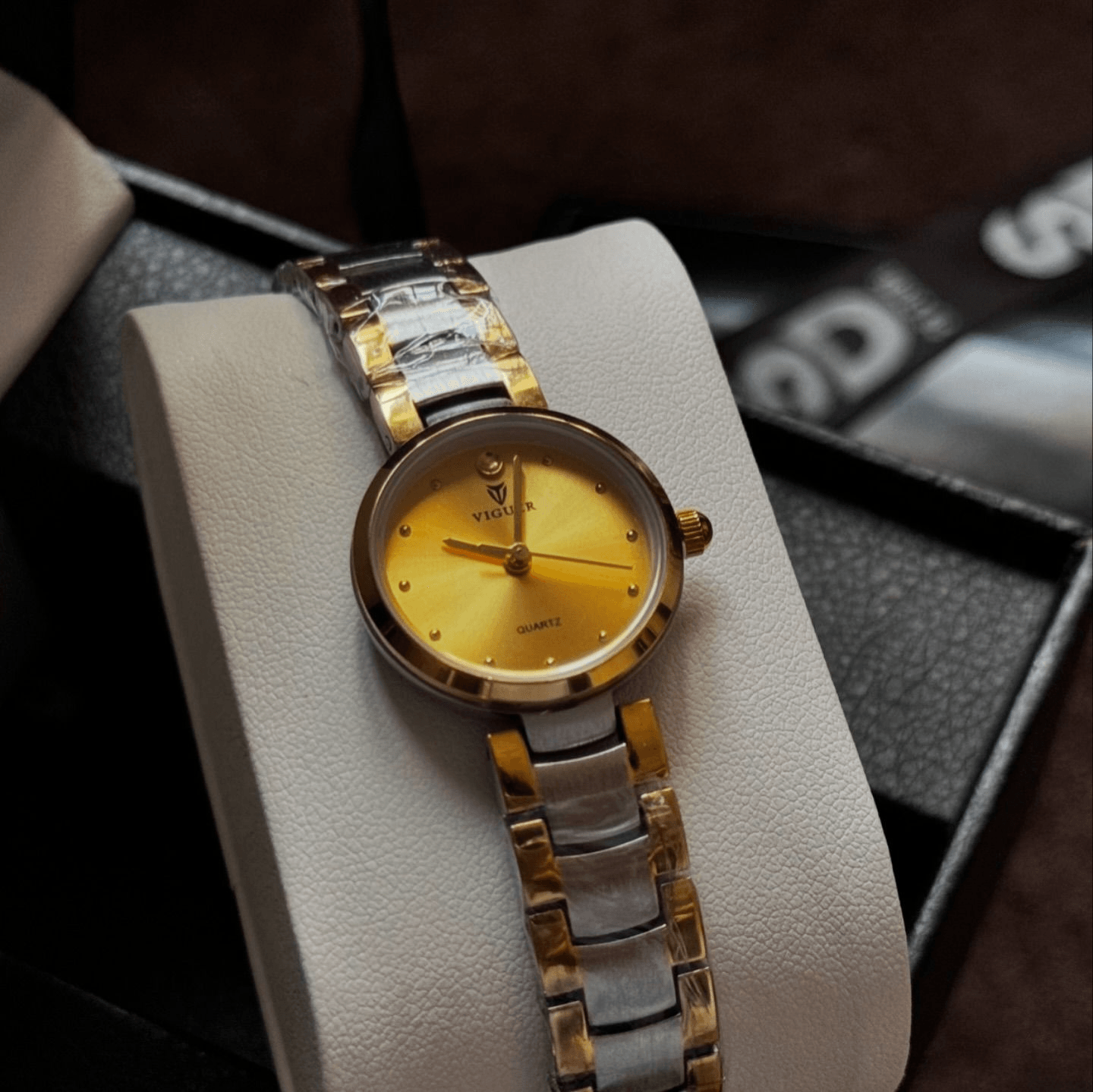ساعة يد نسائية فاخرة مقاومة للماء من VIGUER - 1332L