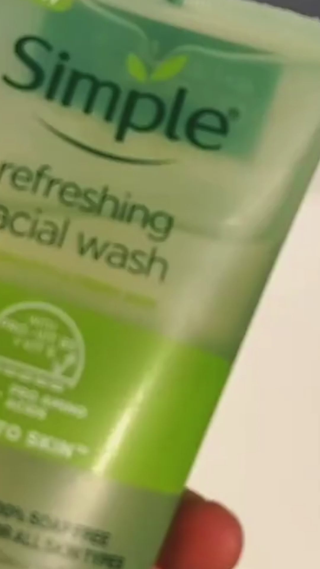Simple Refreshing Facial Wash For Smooth & Fresh Skin - 150ml